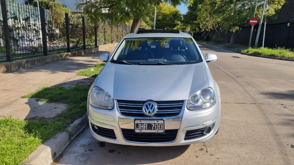 Volkswagen Vento Luxury 2.5 — foto 3